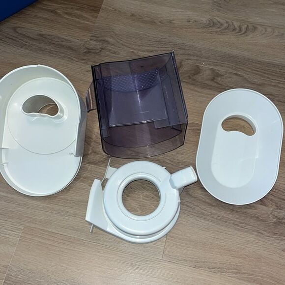 Four Pieces (4) Braun No 1 top juicer MP80 Parts - Picture 2 of 6